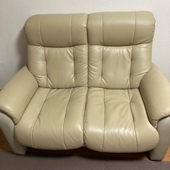 2人掛けソファーお譲りします！