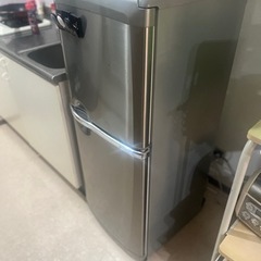 冷蔵庫　取りに来てくれる方にお譲りします