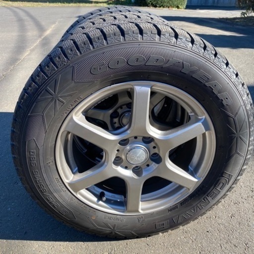 215/65R16 スタッドレスタイヤ アルミホイール4本セット