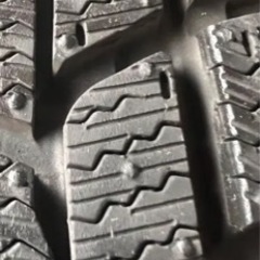 バリ山175/65R14グッドイヤースタッドレスタイヤホイールの画像