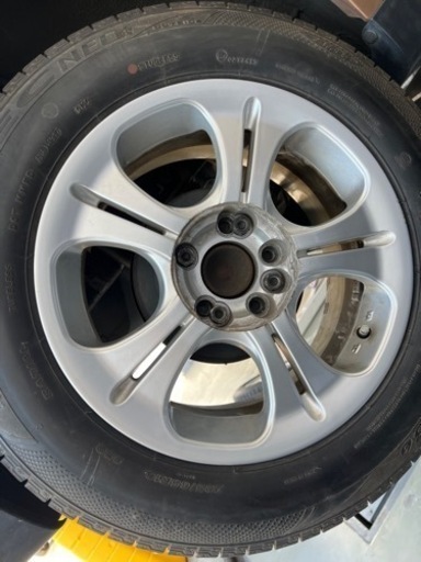 スタッドレスタイヤ　マルチ　5穴　４穴　205/65 R16