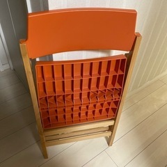 折りたたみ椅子の画像