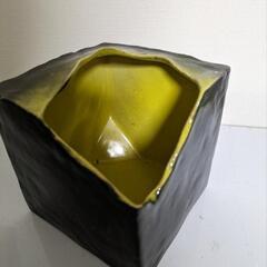 生け花用花器　黒と濃い緑　四角の画像