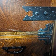 札幌発■レトロ■民芸調家具 3段引き出し箪笥 時代箪笥 和風 鉄製枠 和箪笥 タンス 収納家具 和室 着物箪笥 婚礼ダンス の画像