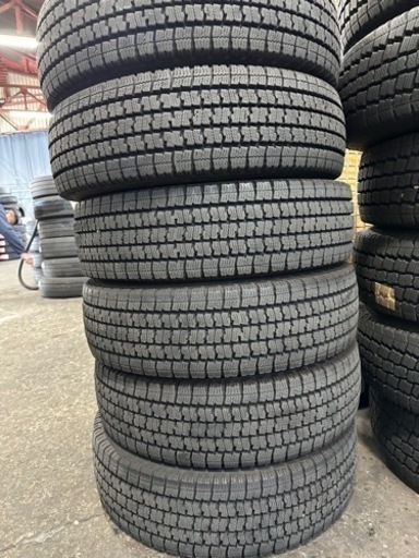 スタッドレスタイヤ　195/75R15 ﾗｲﾄﾄﾗｯｸ 2ﾄﾝ トーヨータイヤ