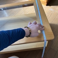 ガラスの天板テーブルの画像