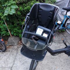 217🌕️土日もお子様と土足のままご試乗可能。いろいろ、お子さんとご試乗可能です。  🟢２０インチ、２人乗り、前後チャイルドシート、３人乗り。  🔵オプション無料。後ろチャイルドシートをかごに変更して２人乗りに変更も可能です。  🔴バッテリーは、新品の９０％以上の性能を保持してコンディション良好です。  🟢１回の充電で３０ｋｍ以上の走行が可能です。山手線を１周するくらいの距離走れます。  🟣先着３台のみ、新品バッテリーに９０００円プラスだけで、今だけ、バージョンアップ可能。  🌕️２０インの画像