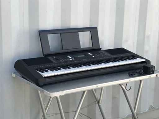 ヤマハ◇ポーダブルキーボード◇61鍵盤◇622音色◇自動伴奏◇9ステップのレッスン機能◇タッチレスポンス◇2021年製◇PSR-E373◇K999