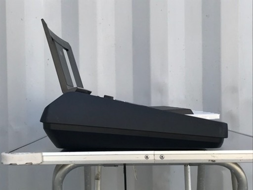 ヤマハ◇ポーダブルキーボード◇61鍵盤◇622音色◇自動伴奏◇9ステップのレッスン機能◇タッチレスポンス◇2021年製◇PSR-E37