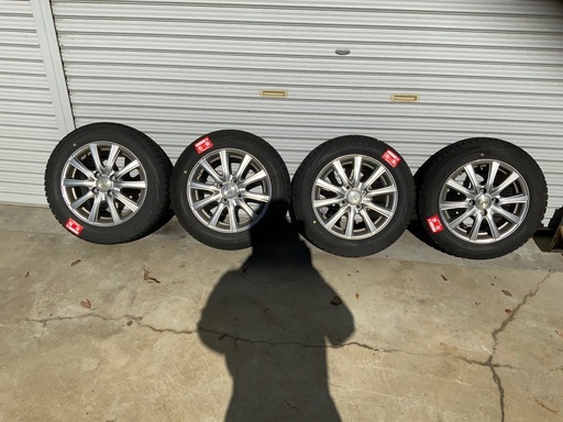 スタッドレスタイヤ　165/65R 14