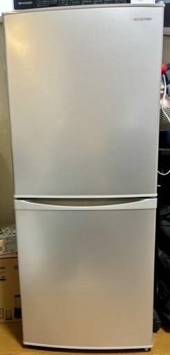 《美品》2021年式アイリスオーヤマ冷蔵庫　142L