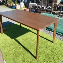 ビーチ無垢材(集成材)ダイニングテーブル 木製 シンプルなテーブル ニトリ　/UJ-0753の画像