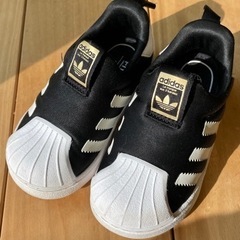 ベビースニーカーアディダス