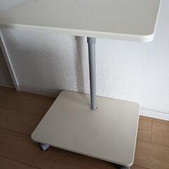 サイドテーブル