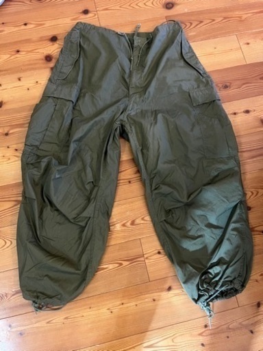 メンズ　パンツ　　未使用に近い商品です！