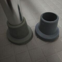 シャワーいす用 脚ゴム　開封済み未使用品　1個あります　風呂 椅...