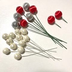 【新品】 大サイズ 松ぼっくり　クリスマス飾り　リース パーツ 花材 リボン パールピックの画像