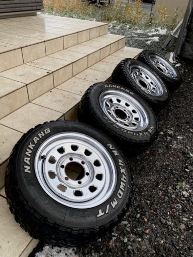 デイトナ16インチ　ブロックタイヤ