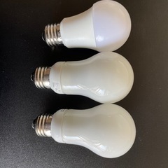電球3つ　11/24まで！の画像