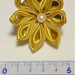 ハンドメイド　つまみ細工ヘアアクセの画像