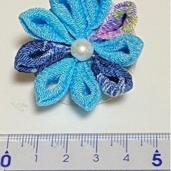 ハンドメイド　つまみ細工ヘアアクセの画像