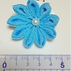 ハンドメイド　つまみ細工ヘアアクセの画像