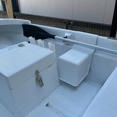釣りボート 美品 2馬力船外機（トレーラ無し）