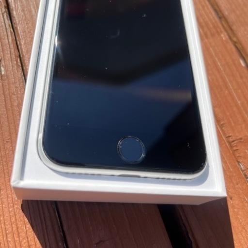 iPhone SE 第2世代　128GB