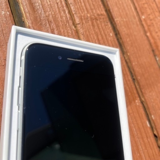 iPhone SE 第2世代　128GB