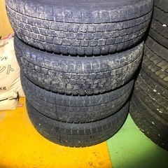 スタッドレス　DUNLOP 195/80/R15 LT