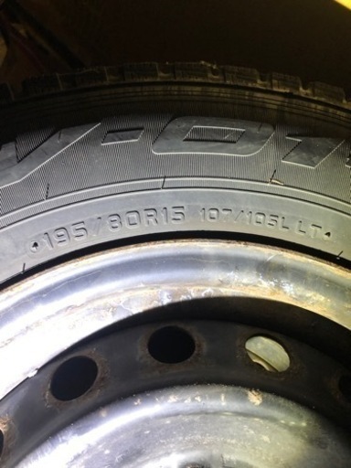 スタッドレス　DUNLOP 195/80/R15 LT