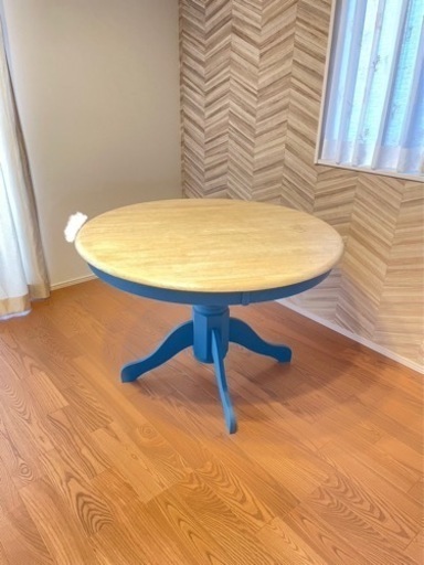 早く売りたいです！！ダイニングテーブル　雑貨テーブル円卓　欧米　アンティーク