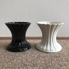 148.花瓶（黒白セット）