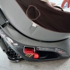 チャイルドシート　エールべべクルットプレミアム　2台ありの画像