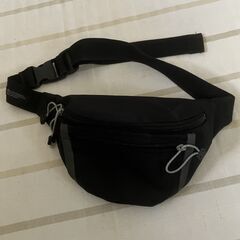 商談中【【値下げ】ウエストポーチ　黒色の画像