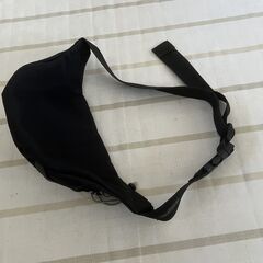 商談中【【値下げ】ウエストポーチ　黒色の画像