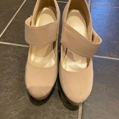 パンプス ベージュ Sサイズ
