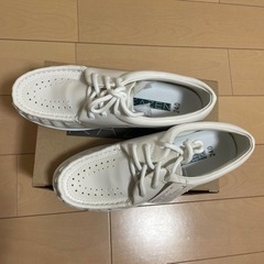 KAZEN ナースシューズ　モカシンタイプ　白の画像