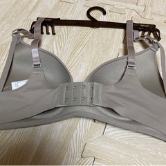 【新品・未使用】ナノストレス ストラップオープンシームレスブラ　の画像