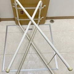 パイプ折テーブルの画像