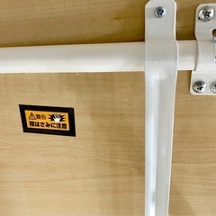 パイプ折テーブルの画像