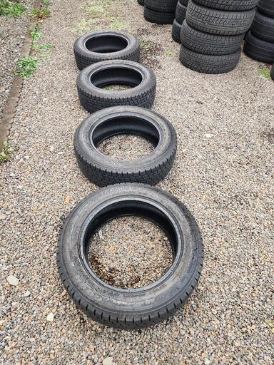 交渉中【2016年製】215/60/17 冬タイヤ4本セット