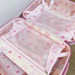 キティ　キャリーケースの画像