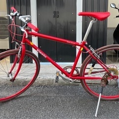 クロスバイク　中古　自転車　赤　レア品　700C 鍵付き　ライト付き　ギア付きの画像