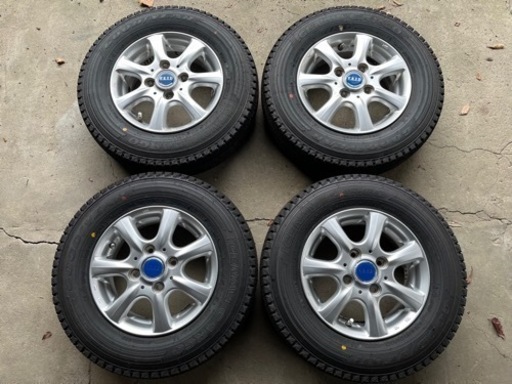 軽トラ・軽バン用スタッドレスタイヤ　145R12-6P 超美品