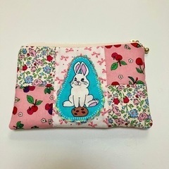 ハンドメイド　パッチdeポーチ　ポップなうさぎさん　ポーチ　フラ...