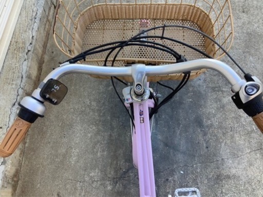 237 ブリヂストン最新機種電動アシスト自転車カジュアE26インチ　ピンクアルミボディー