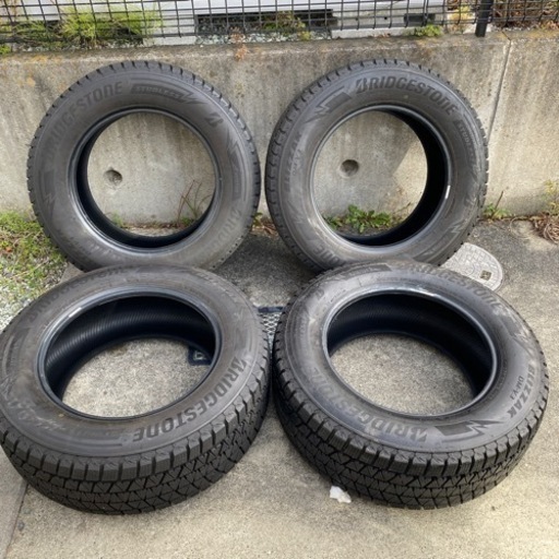 ブリヂストン　スタッドレス　2022年製