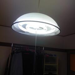 電球付きシーリングライトの画像