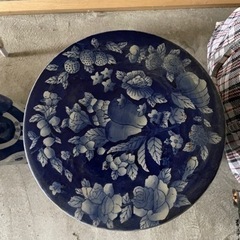 陶器のテーブル椅子セットの画像